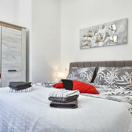 20m From Arena Apartment Pula