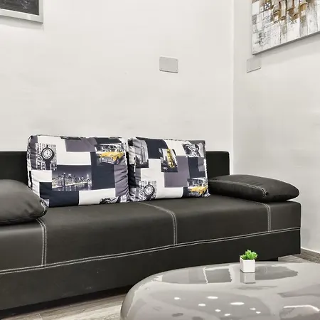 Apartment 20m From Arena *