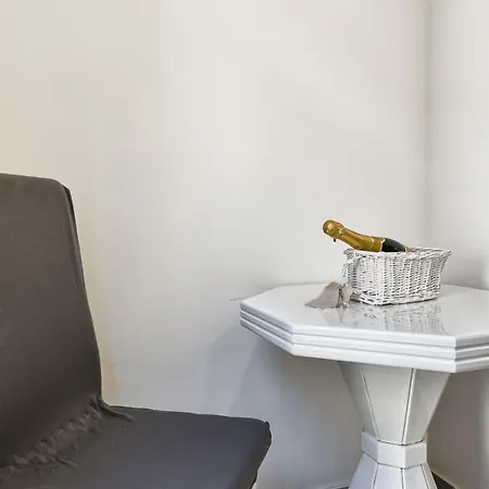 20m From Arena Apartment
