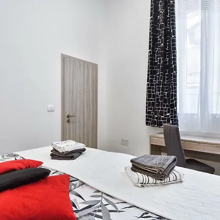 Apartment 20m From Arena